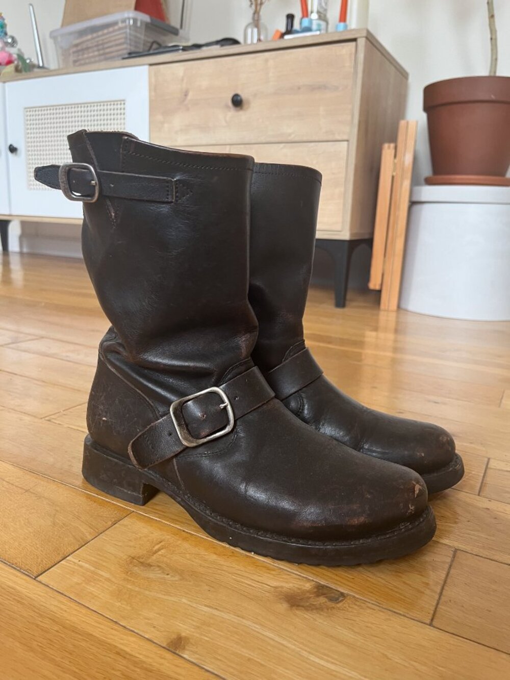 Frye women's Veronica moto boots size 8 brown